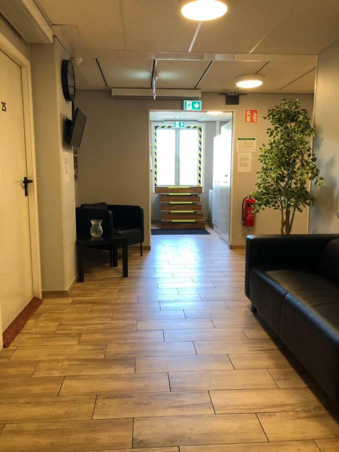 Golden Hostel Jarfalla Zewnętrze zdjęcie
